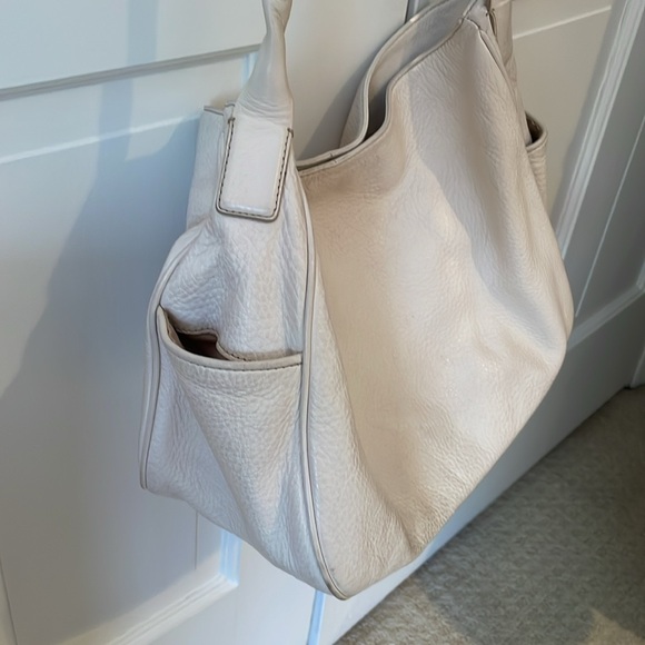 ANN TAYLOR OFF WHITE shoulder bag
Leather or hand bag - Picture 2 of 6